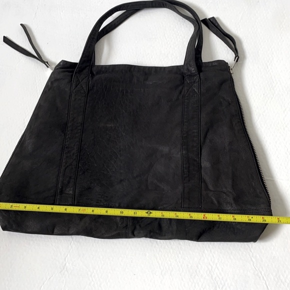 Ultra Soft Lamb Leather Large Tote - Picture 4 of 16